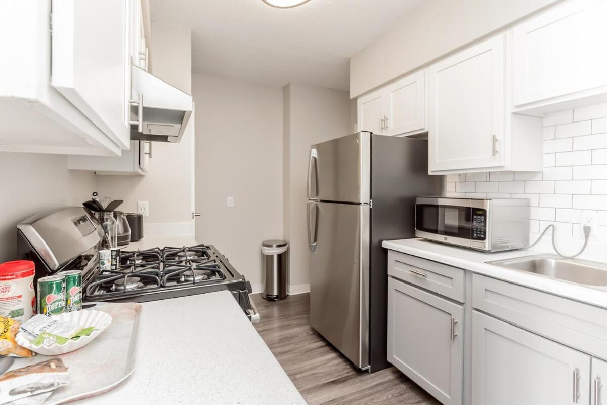 Bargain Memphis Apartment W Hdtv & Wifi Екстер'єр фото